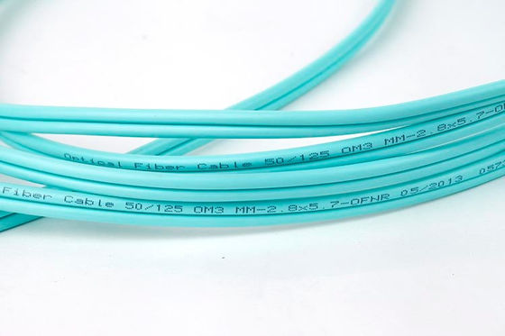 Câble optique d'intérieur de fibre du brin OM5 24 à plusieurs modes de fonctionnement de FTTH