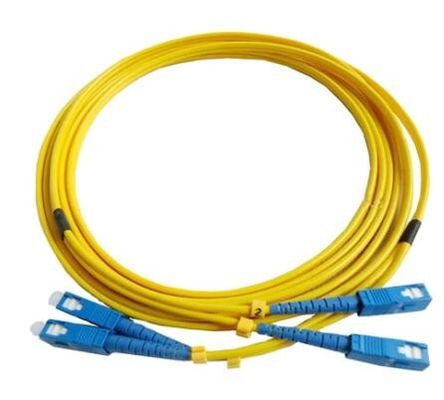 SC/UPC au câble optique duplex de fibre du SM DX de SC/UPC pour FTTH
